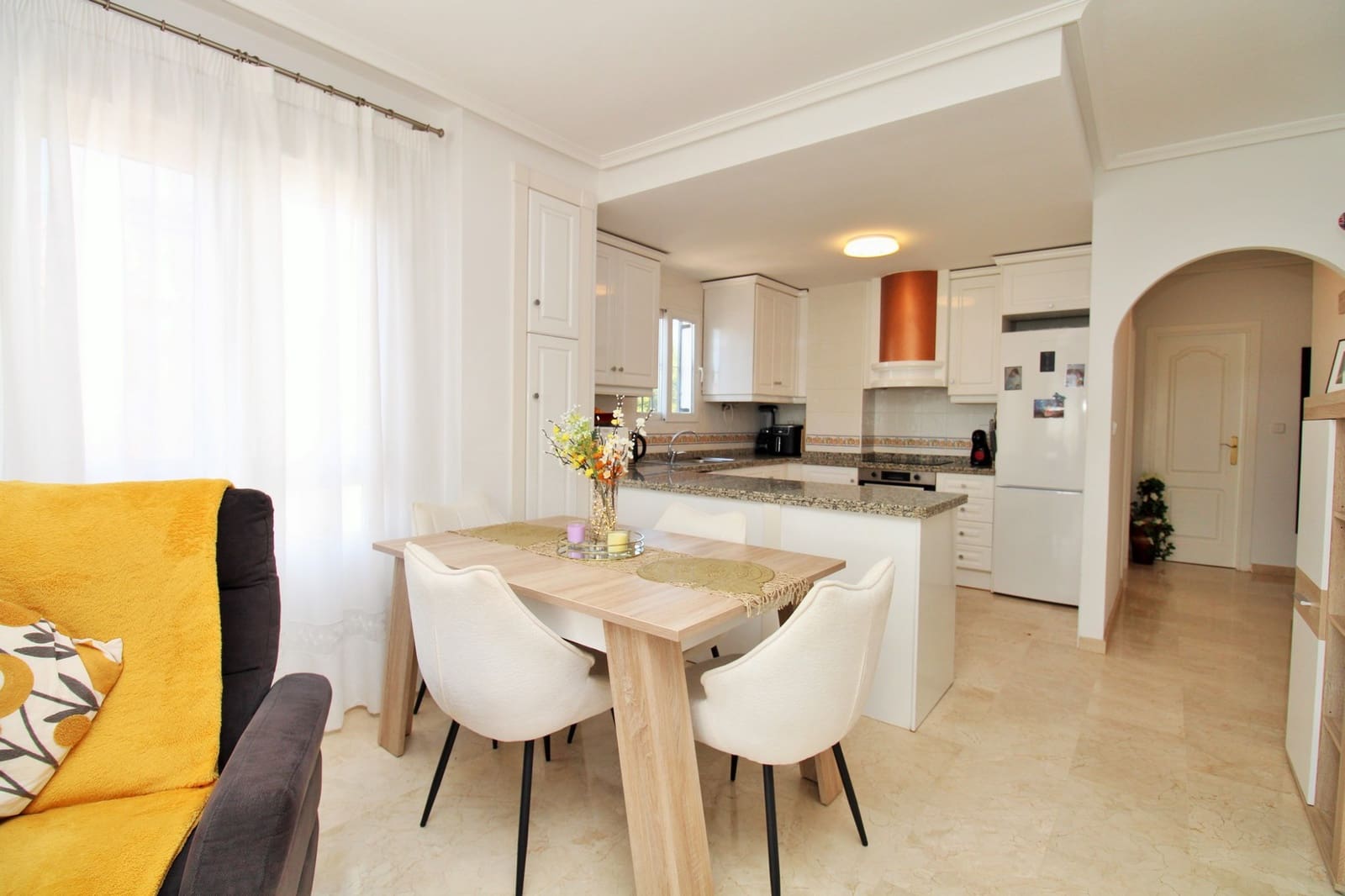 Apartamento de 2 habitaciones en Villamartin en venta - 199.000 € (Ref: 10057784)