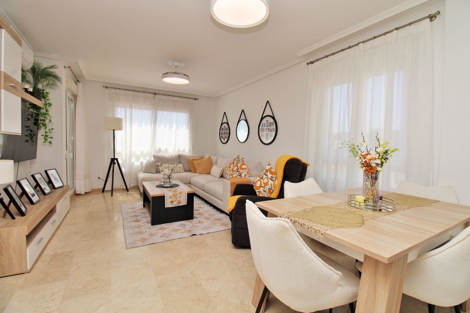 Apartamento de 2 habitaciones en Villamartin en venta - 199.000 € (Ref: 10057784)