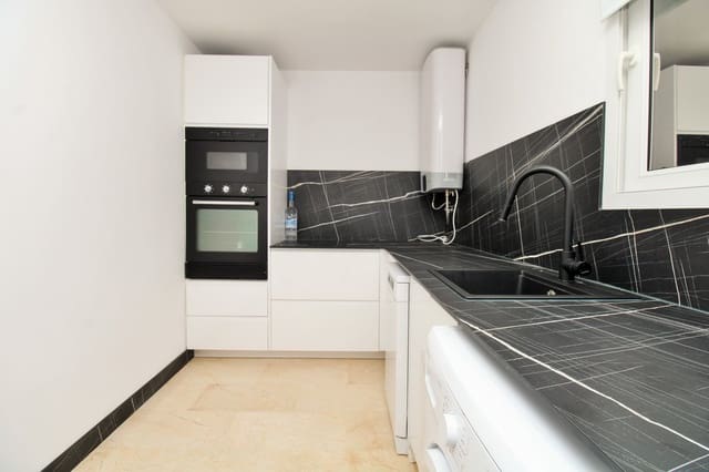 Apartamento de 2 habitaciones en Villamartin, Orihuela en venta - 189.000 € (Ref: 10057786)