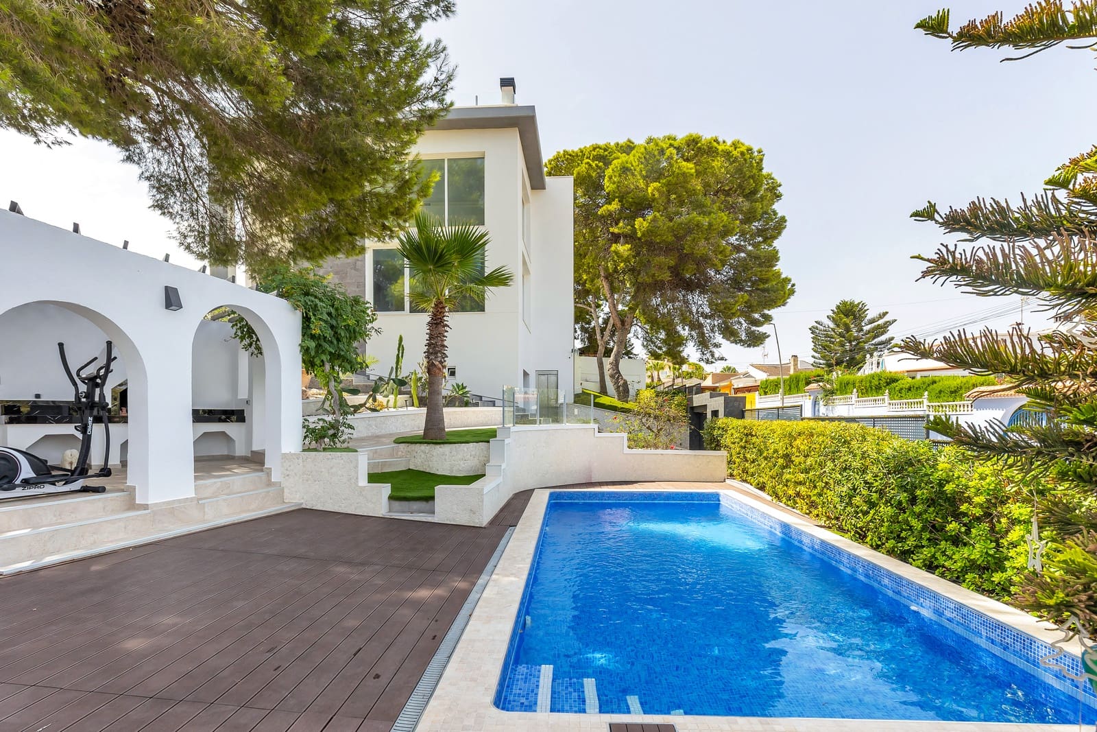 5 chambre Villa/Maison à vendre à Torrevieja avec garage - 849 000 € (Ref: 10057791)