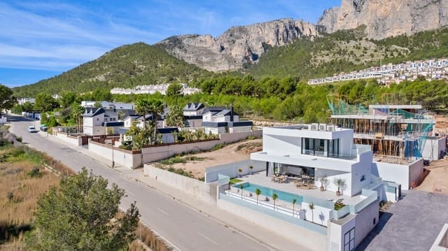 3 soverom Villa til salgs i Polop med svømmebasseng garasje - € 755 000 (Ref: 10087774)