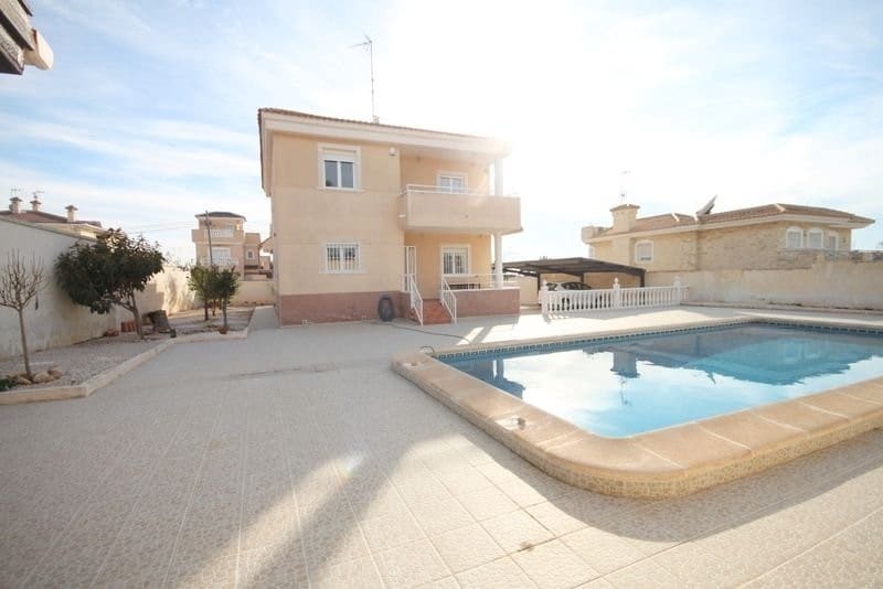 5 sypialnia Willa na sprzedaż w Torrevieja z basenem garażem - 620 000 € (Ref: 10088016)