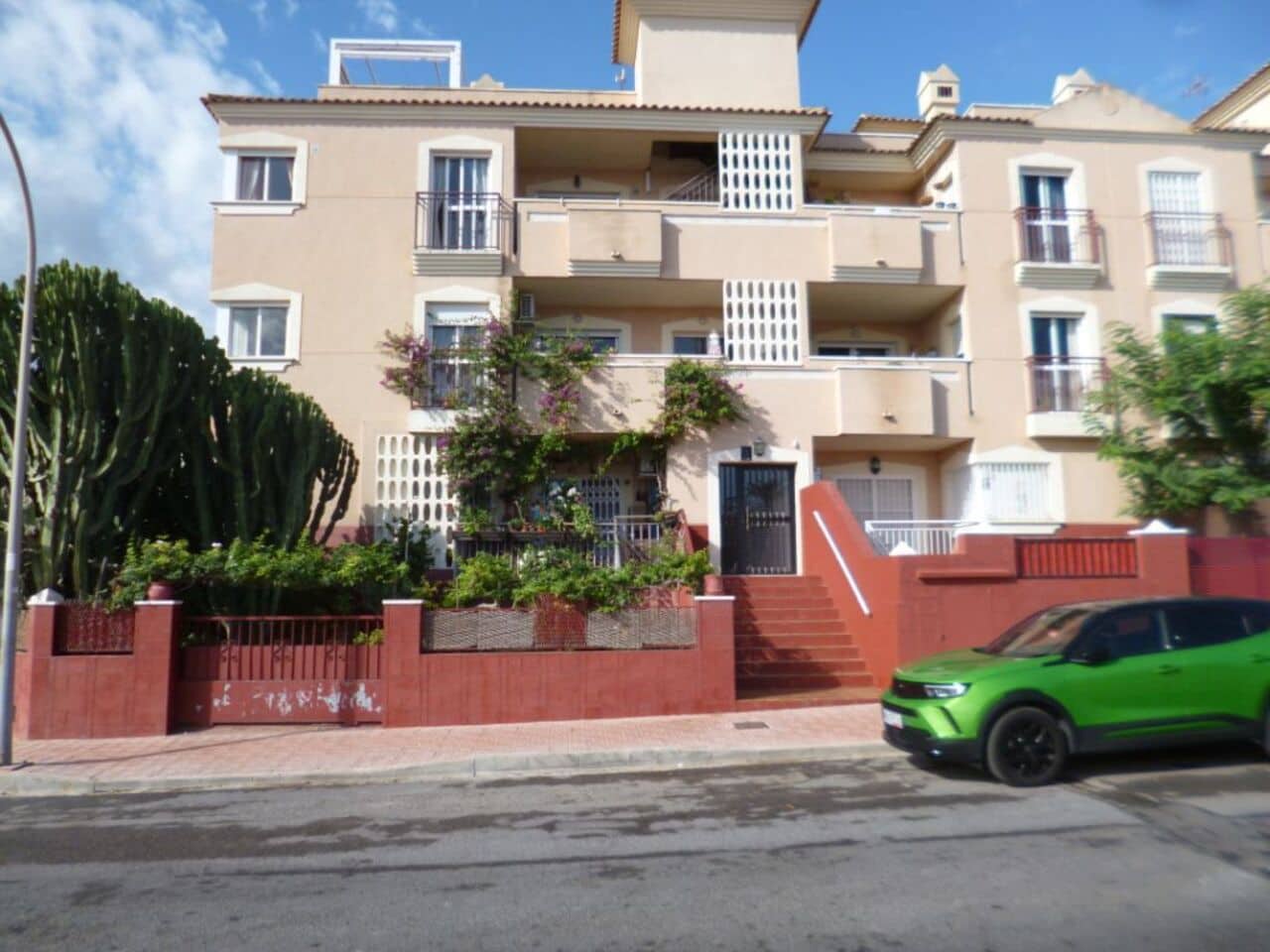 3 makuuhuone Huoneisto myytävänä paikassa La Florida mukana uima-altaan - 194 995 € (Ref: 10088037)
