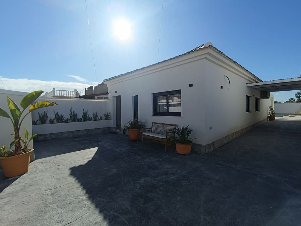 3 soveværelse Villa til salg i El Chaparral med swimmingpool - € 459.000 (Ref: 10088039)