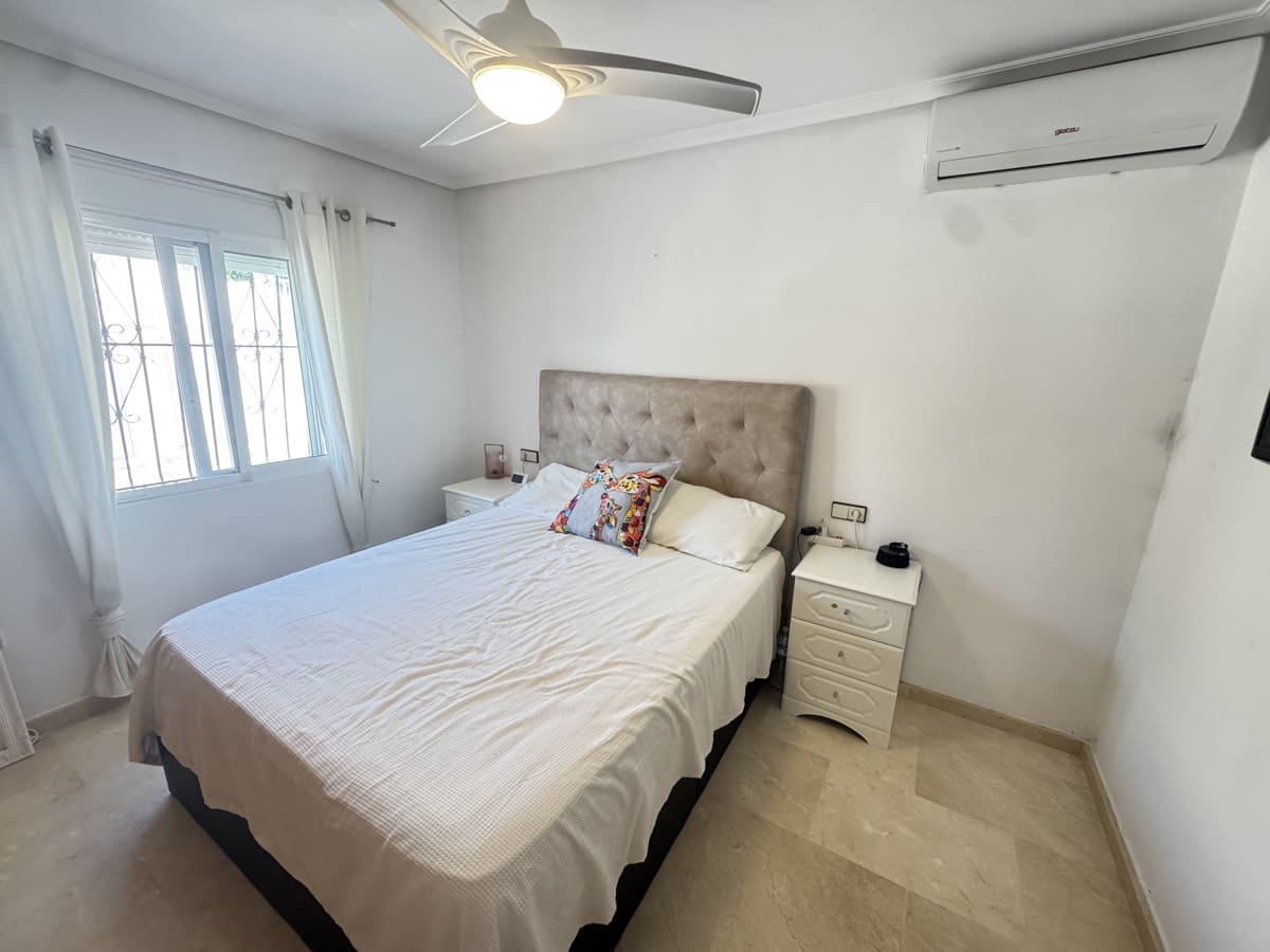 5 chambre Villa/Maison à vendre à San Miguel de Salinas avec garage - 599 999 € (Ref: 10088042)