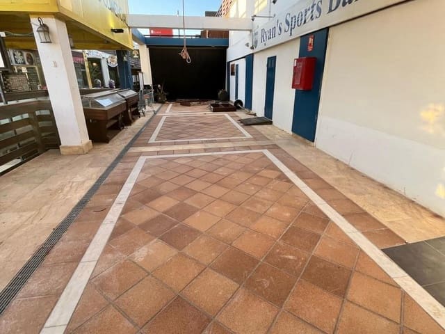 Local Comercial en Orihuela Costa, Orihuela en venta con garaje - 149.900 € (Ref: 10088055)