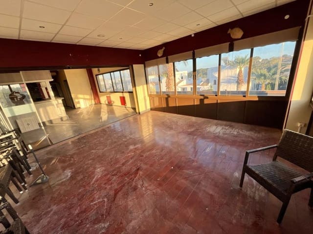 Local Comercial en Orihuela Costa en venta con garaje - 149.900 € (Ref: 10088055)
