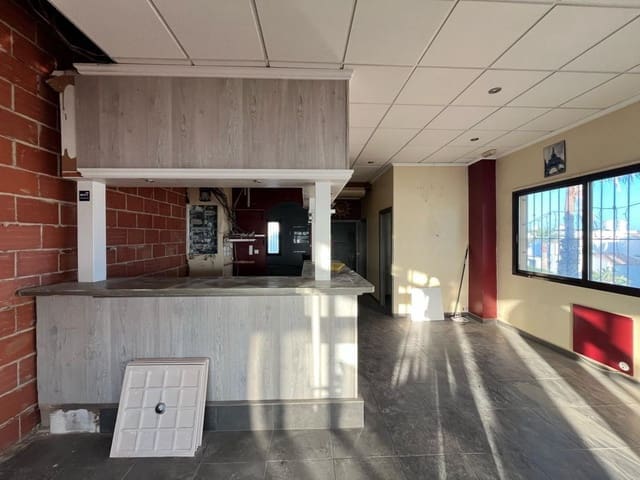 Local Comercial en Orihuela Costa en venta con garaje - 149.900 € (Ref: 10088055)