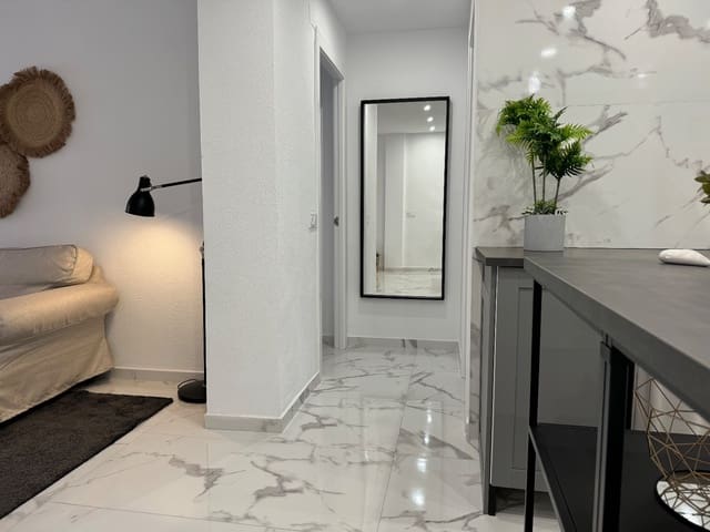 4 sovrum Lägenhet till salu i Torrevieja med garage - 239 000 € (Ref: 10088084)