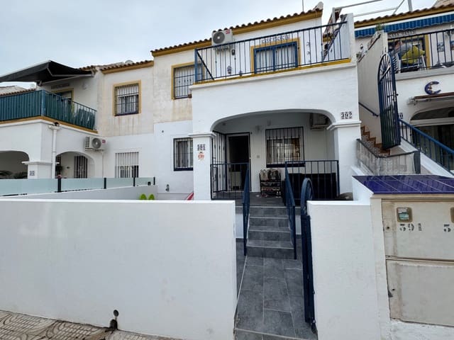 3 makuuhuone Omakotitalo myytävänä paikassa Playa Flamenca, Orihuela mukana uima-altaan - 169 900 € (Ref: 10088085)