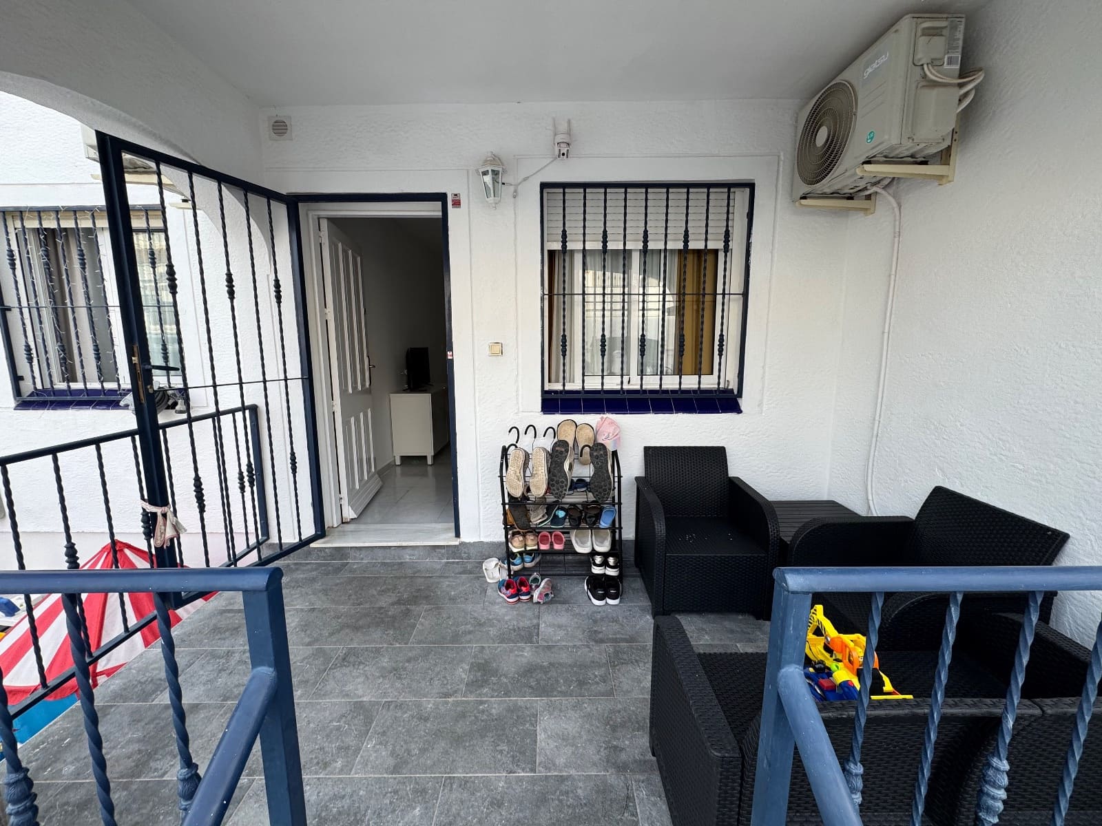 3 makuuhuone Omakotitalo myytävänä paikassa Playa Flamenca mukana uima-altaan - 169 900 € (Ref: 10088085)