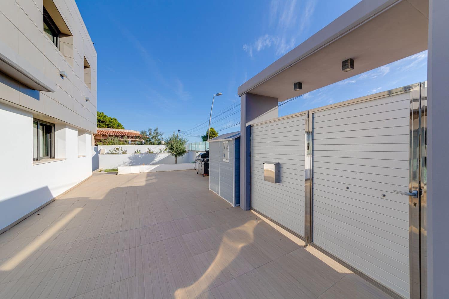 3 bedroom Villa for sale in Los Balcones with pool garage - € 1,250,000 (Ref: 10088087)