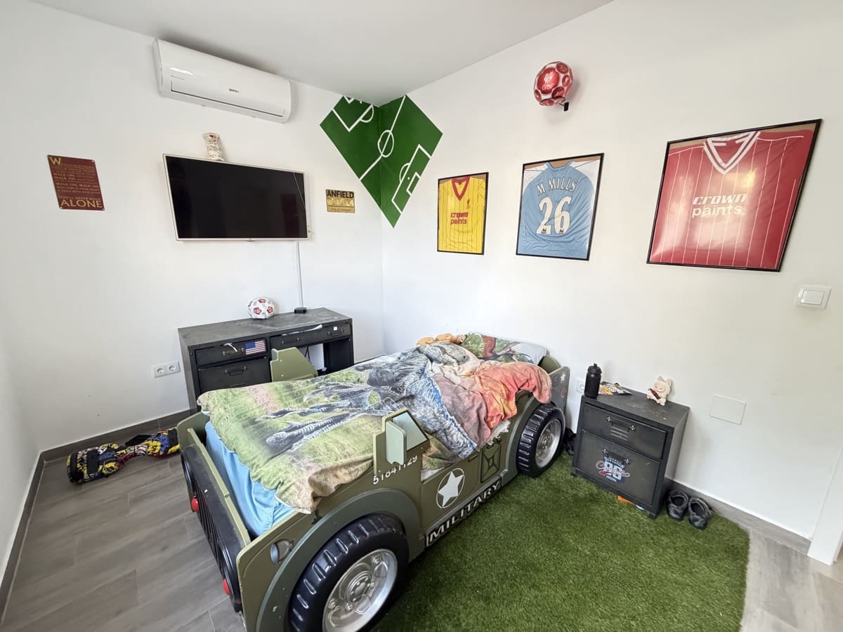 6 sovrum Villa till salu i Villamartin med pool garage - 695 000 € (Ref: 10088115)