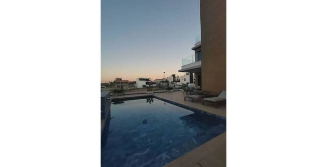 Chalet de 6 habitaciones en Campoamor, Orihuela en venta con piscina garaje - 1.780.000 € (Ref: 10088125)