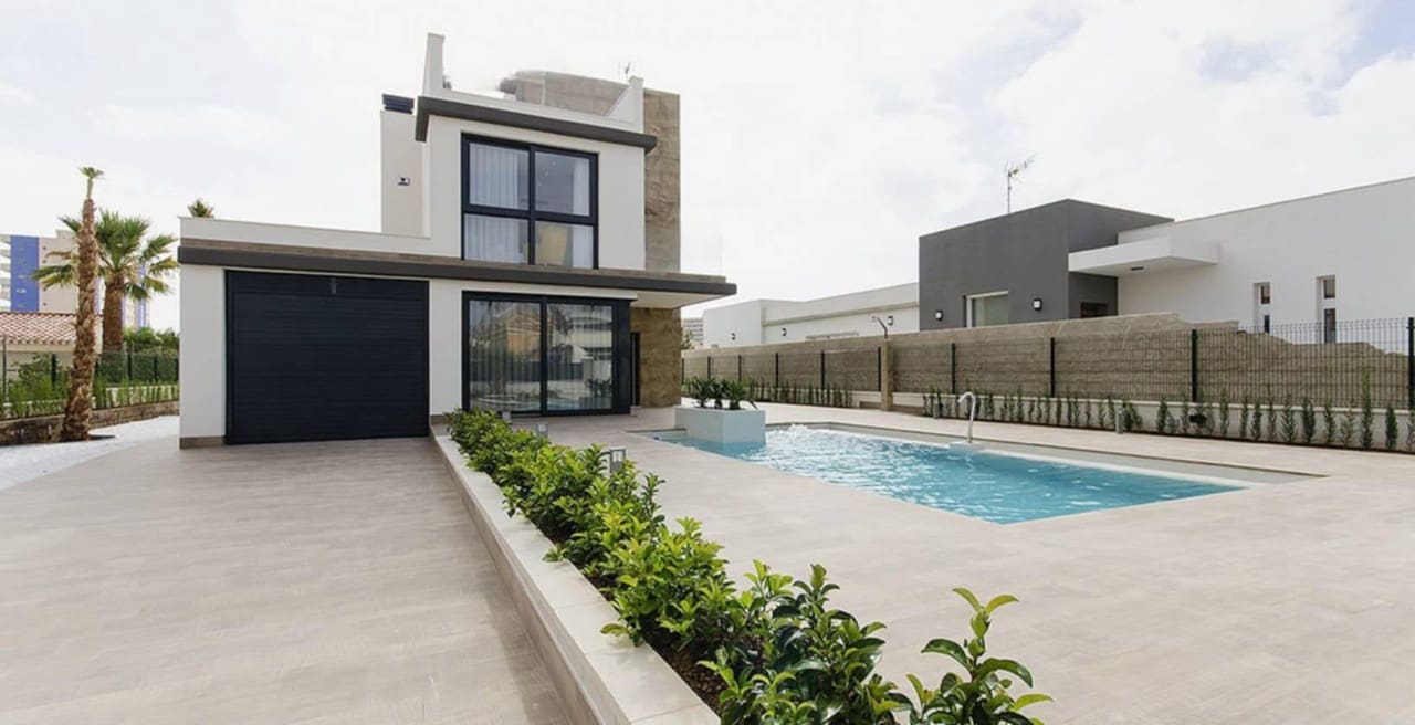 4 sovrum Villa till salu i Campoamor med pool - 995 000 € (Ref: 10088129)
