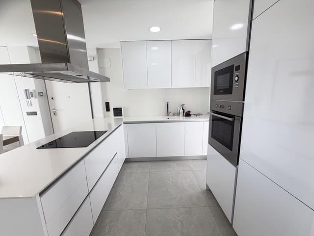 4 quarto Moradia para venda em Villamartin, Orihuela com piscina garagem - 525 000 € (Ref: 10088137)