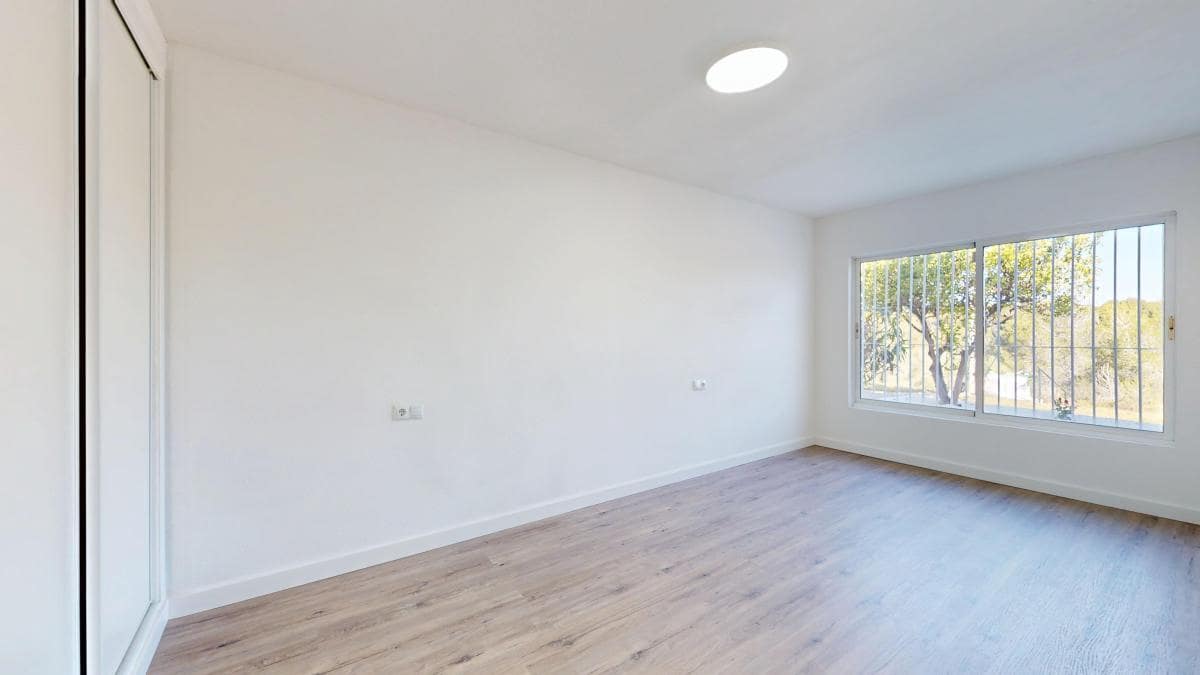 Apartamento de 2 habitaciones en Villamartin en venta - 225.000 € (Ref: 10088147)