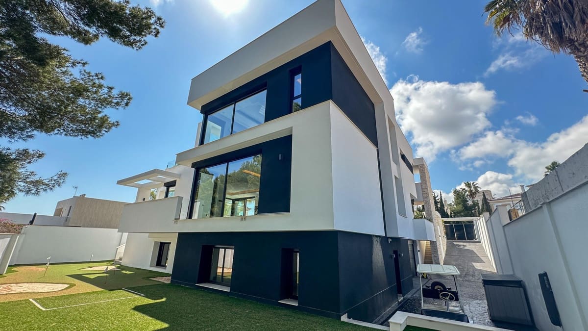 4 Zimmer Villa zu verkaufen in Villamartin mit Pool Garage - 2.950.000 € (Ref: 10088149)