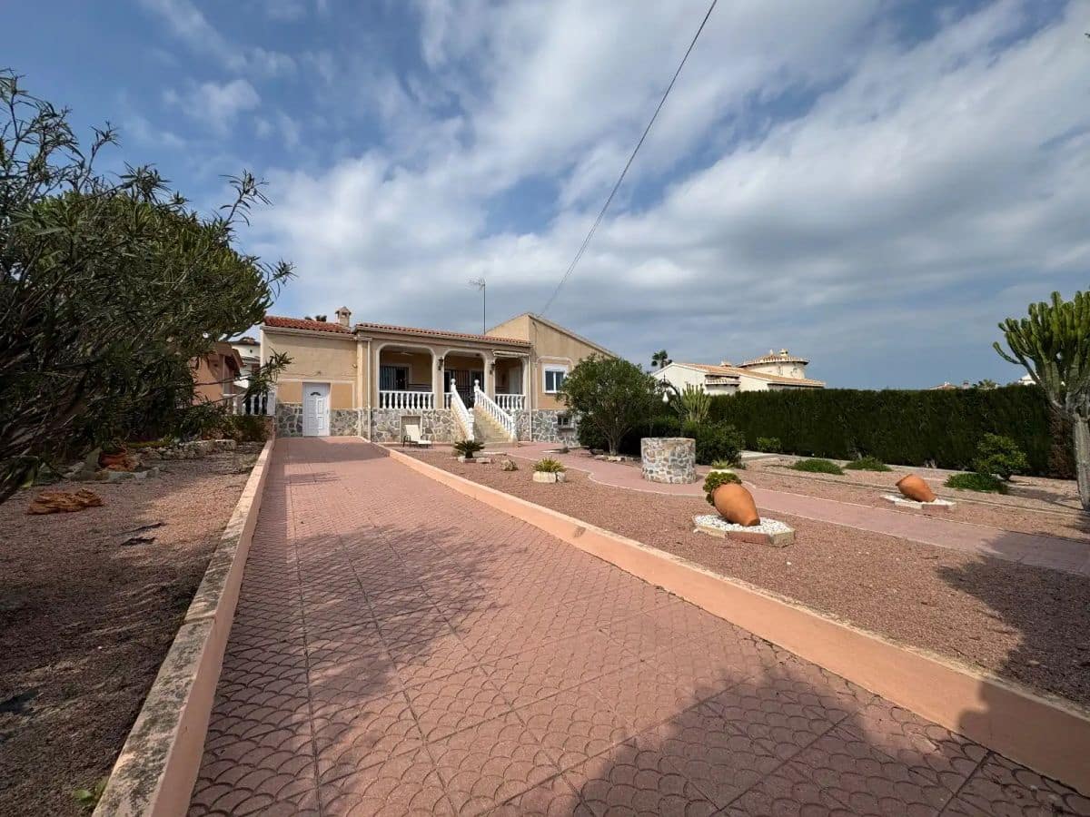 3 soveværelse Villa til salg i Ciudad Quesada med garage - € 535.000 (Ref: 10088155)