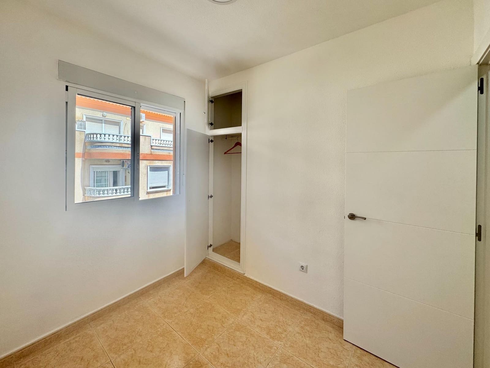 2 Zimmer Apartment zu verkaufen in Torrevieja - 137.500 € (Ref: 10088173)