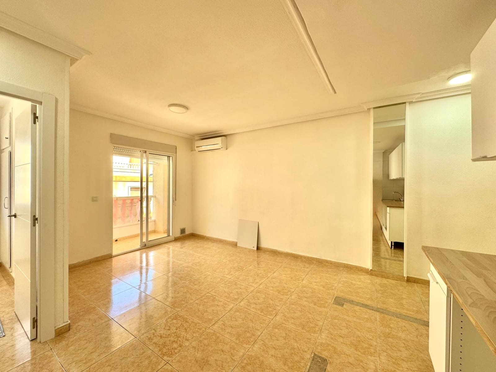2 Zimmer Apartment zu verkaufen in Torrevieja - 137.500 € (Ref: 10088173)