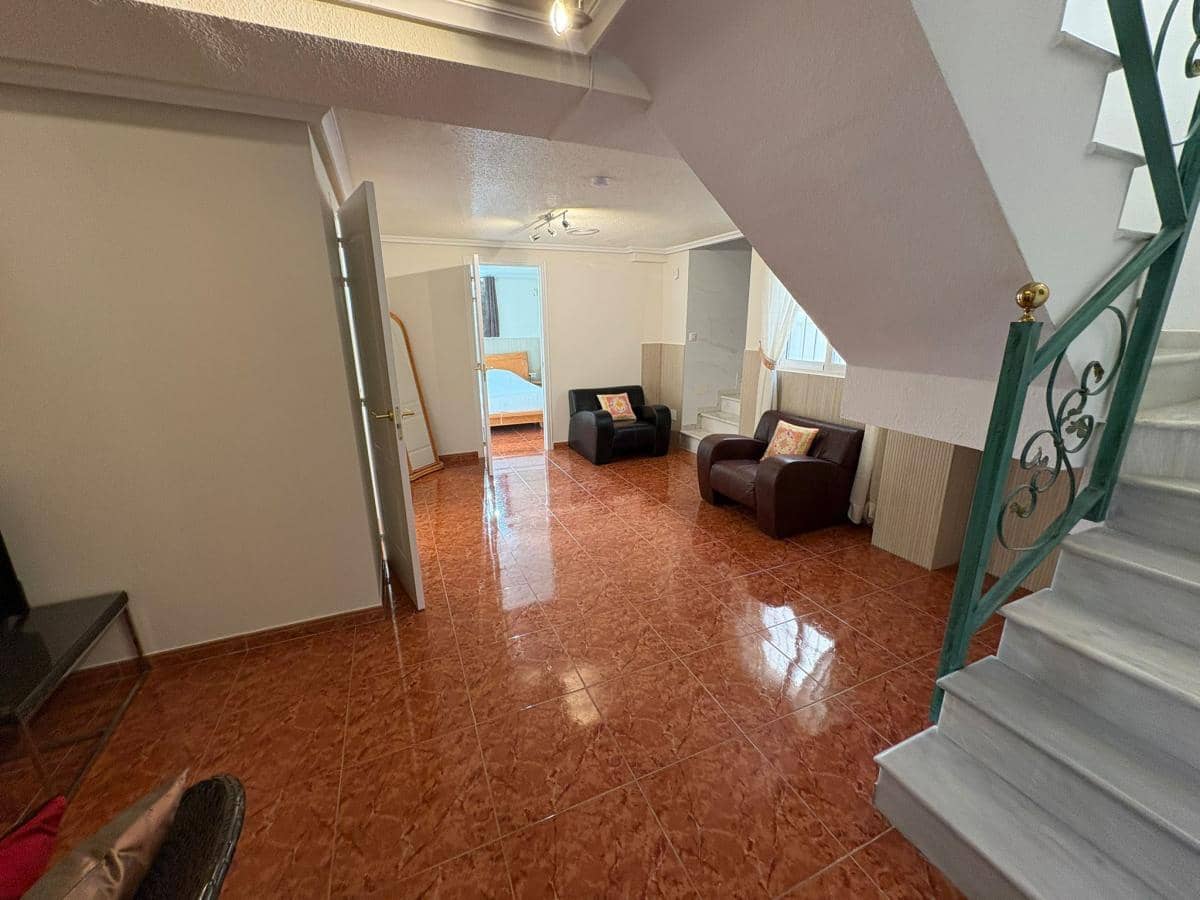 4 makuuhuone Huvila myytävänä paikassa Torrevieja mukana uima-altaan - 594 900 € (Ref: 10088211)