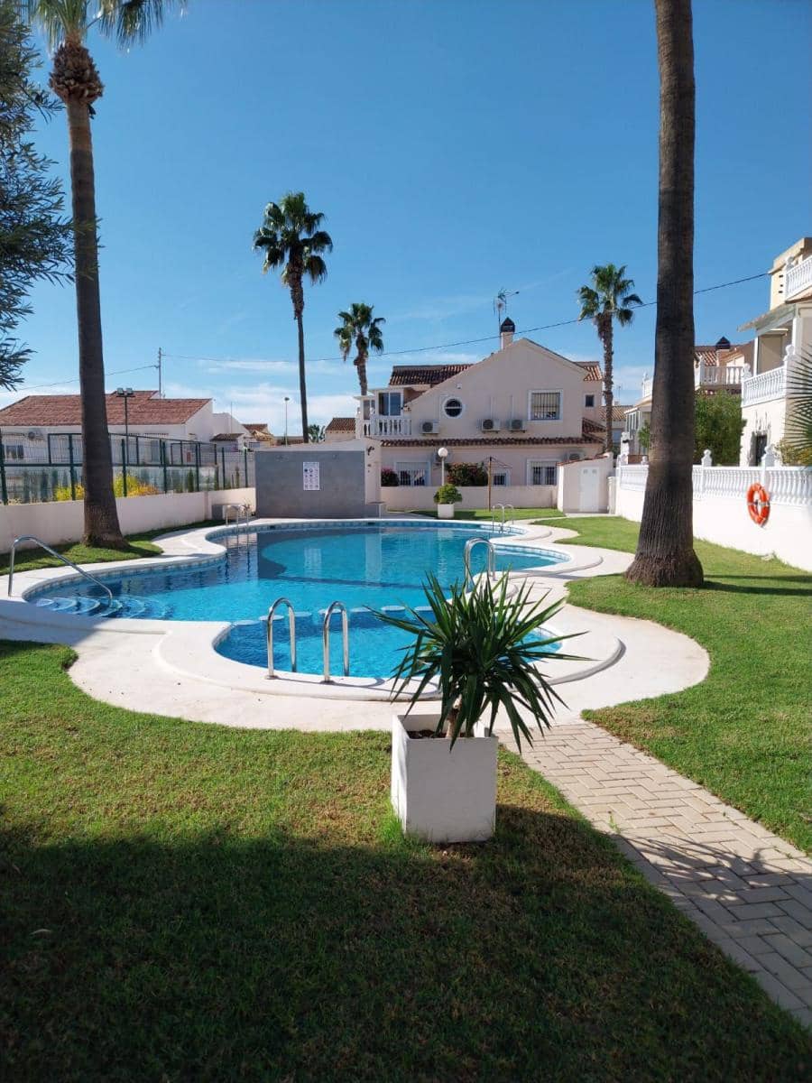 4 makuuhuone Huvila myytävänä paikassa Torrevieja mukana uima-altaan - 594 900 € (Ref: 10088211)