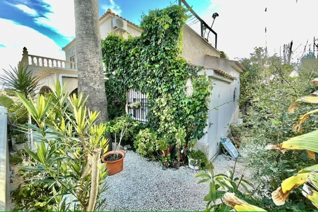 3 soveværelse Byhus til salg i Playa Flamenca med swimmingpool - € 228.000 (Ref: 10088215)