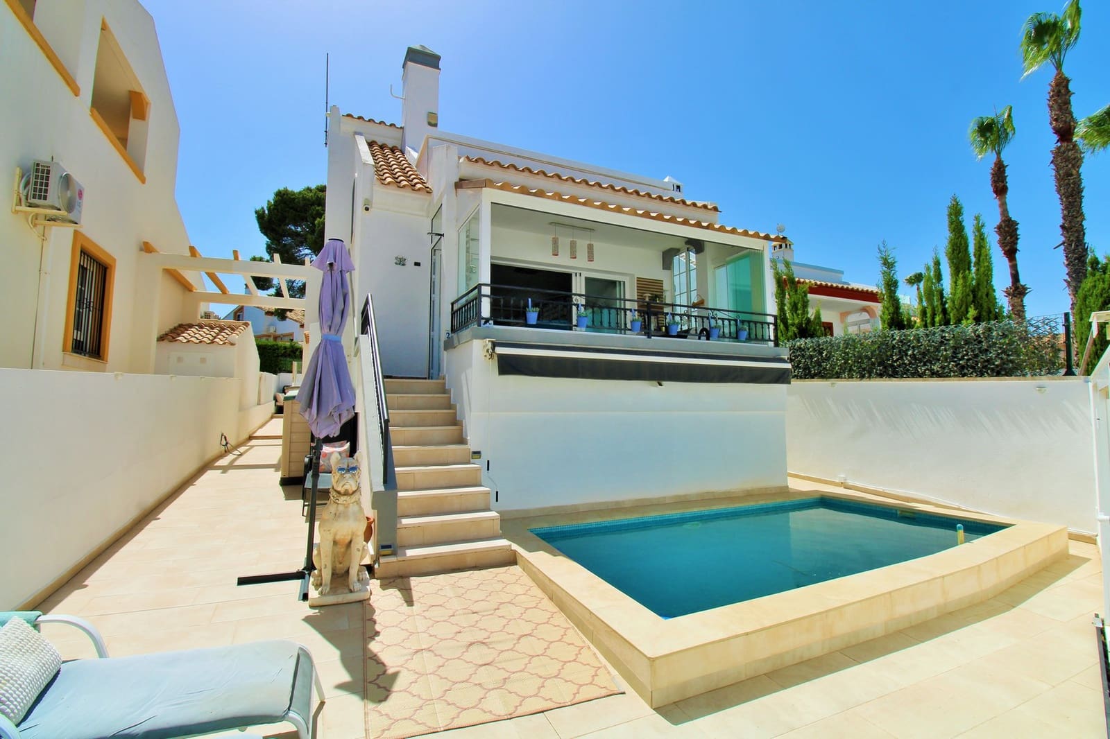 3 bedroom Villa for sale in Villamartin with pool - € 424,900 (Ref: 10088260)