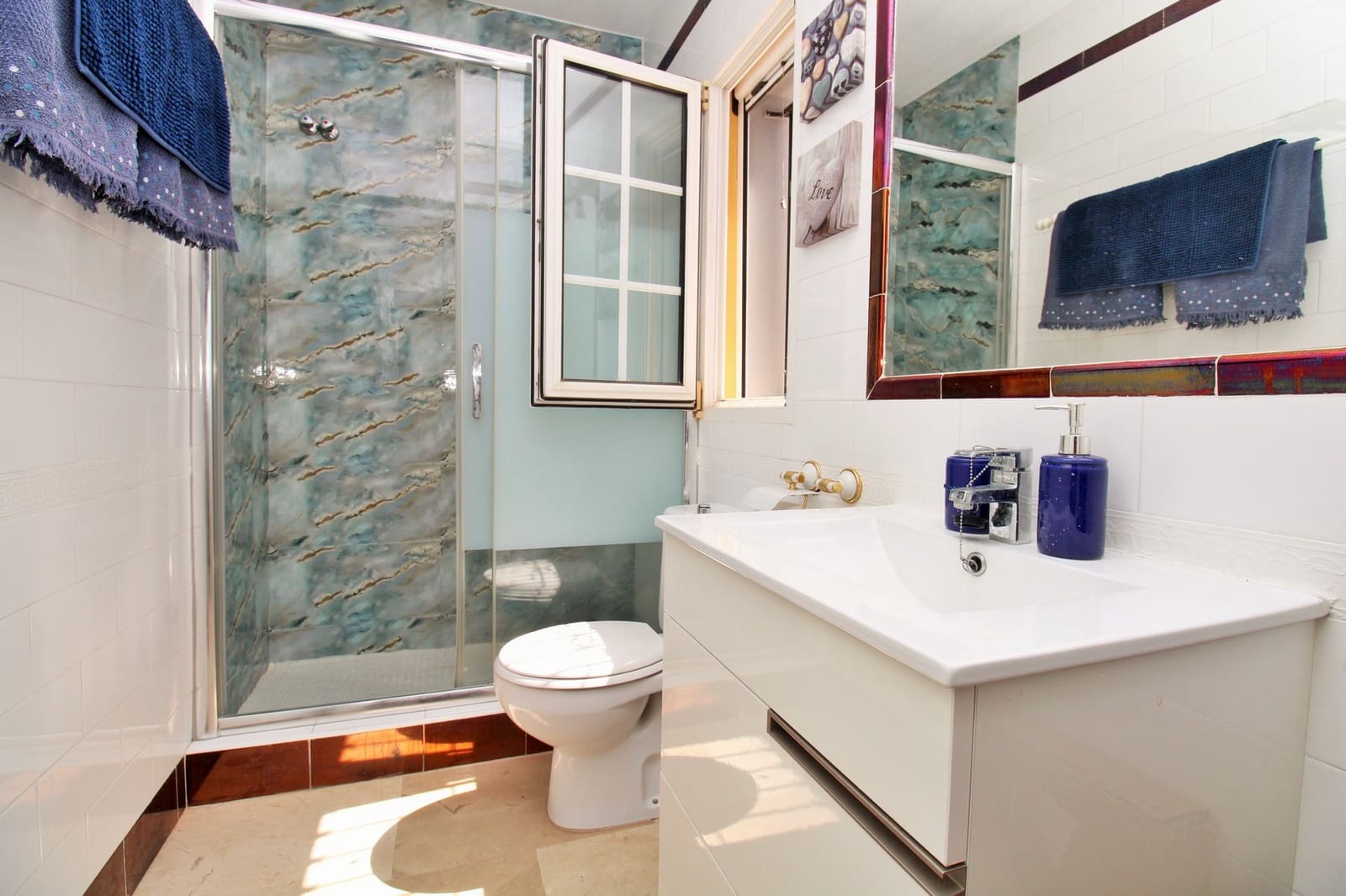 3 bedroom Villa for sale in Villamartin with pool - € 424,900 (Ref: 10088260)