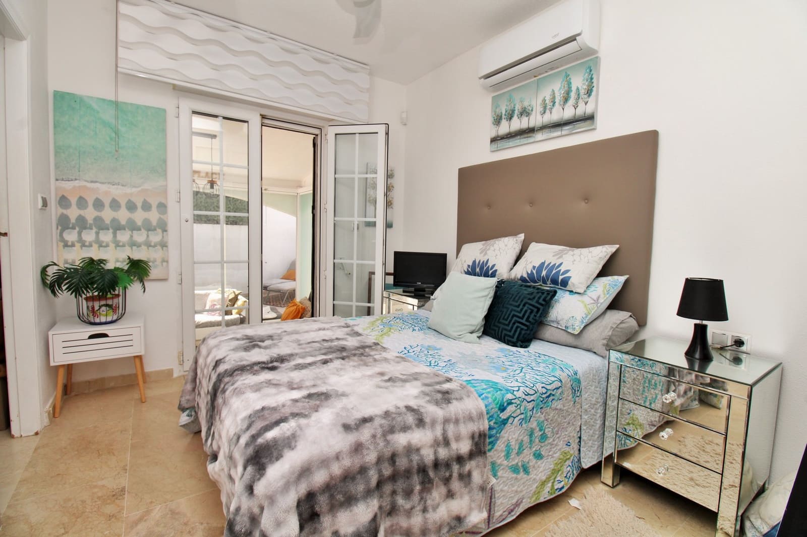 3 bedroom Villa for sale in Villamartin with pool - € 424,900 (Ref: 10088260)