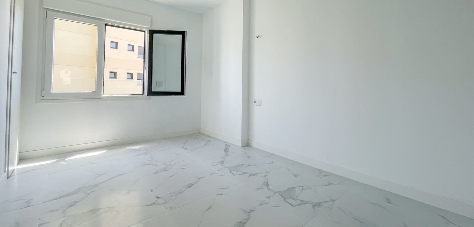 Apartamento de 3 habitaciones en Orihuela Costa en venta con piscina garaje - 579.900 € (Ref: 10088269)