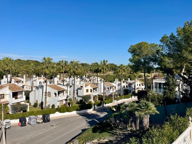 4 soveværelse Villa til salg i Villamartin, Orihuela med swimmingpool garage - € 879.000 (Ref: 10096901)