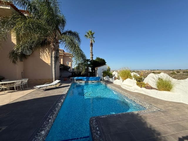 3 slaapkamer Villa te koop in San Miguel de Salinas met zwembad garage - € 525.000 (Ref: 10096919)