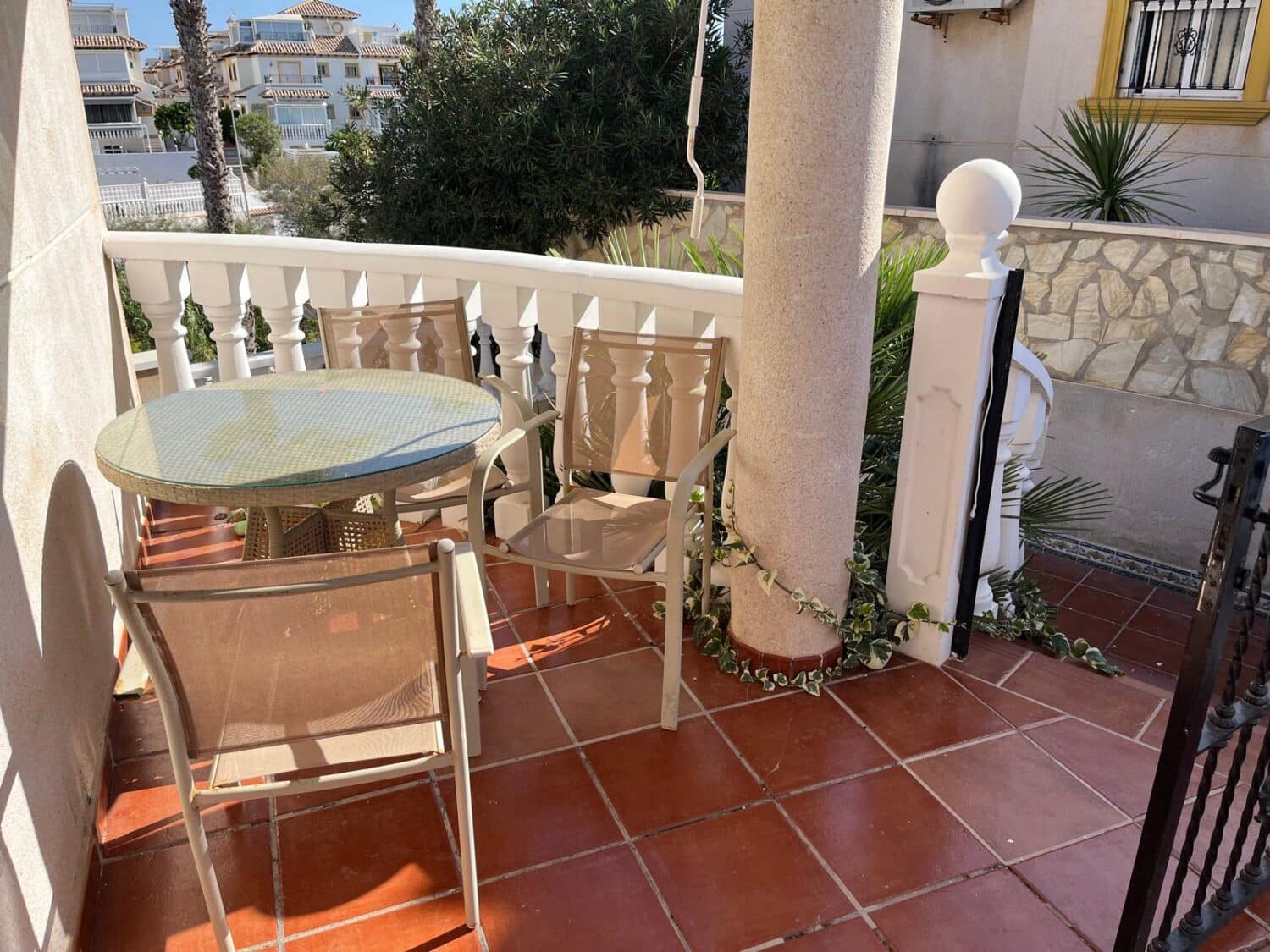 3 quarto Moradia para venda em Playa Flamenca com piscina - 360 000 € (Ref: 10096929)