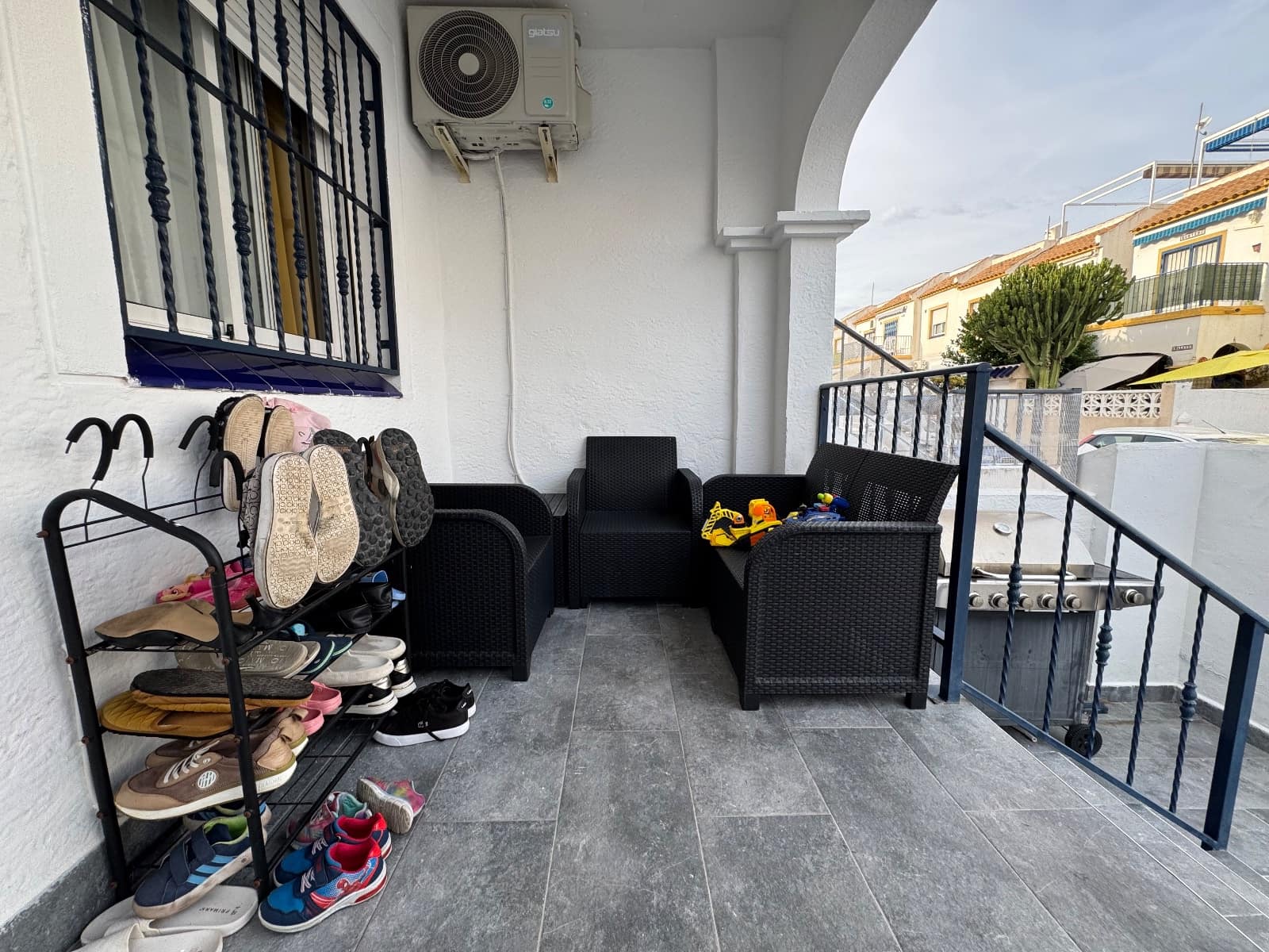 3 makuuhuone Omakotitalo myytävänä paikassa Playa Flamenca mukana uima-altaan - 169 900 € (Ref: 10096948)