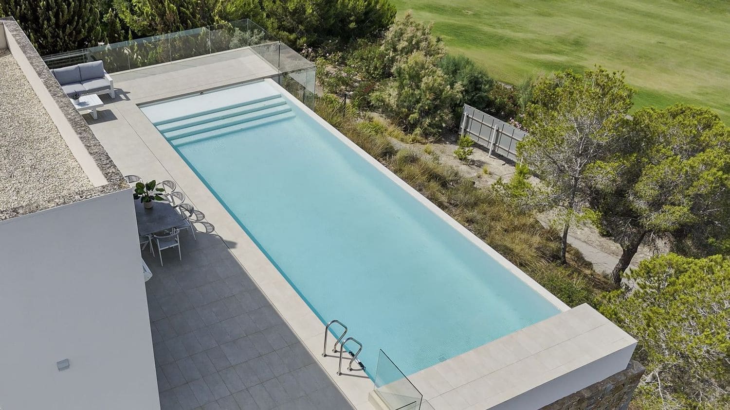 4 soverom Villa til salgs i Orihuela med svømmebasseng garasje - € 2 295 000 (Ref: 10096967)