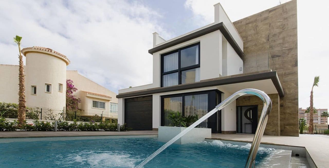 4 chambre Villa/Maison à vendre à Campoamor avec piscine - 995 000 € (Ref: 10096992)