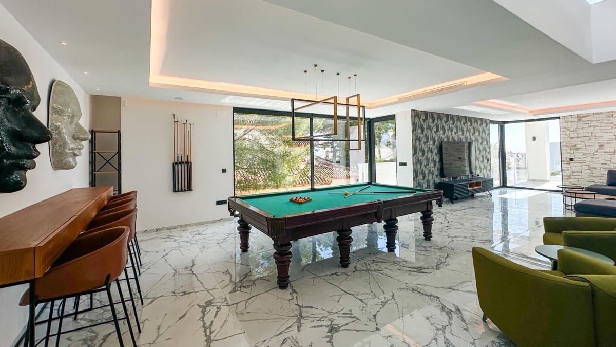4 soverom Villa til salgs i Villamartin med svømmebasseng garasje - € 2 950 000 (Ref: 10097012)
