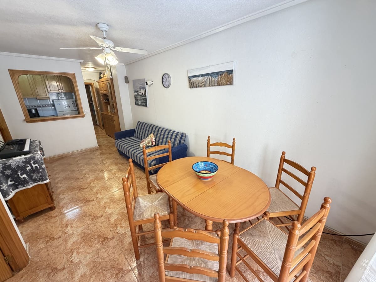 2 soveværelse Lejlighed til salg i Torrevieja med swimmingpool - € 150.000 (Ref: 10097047)