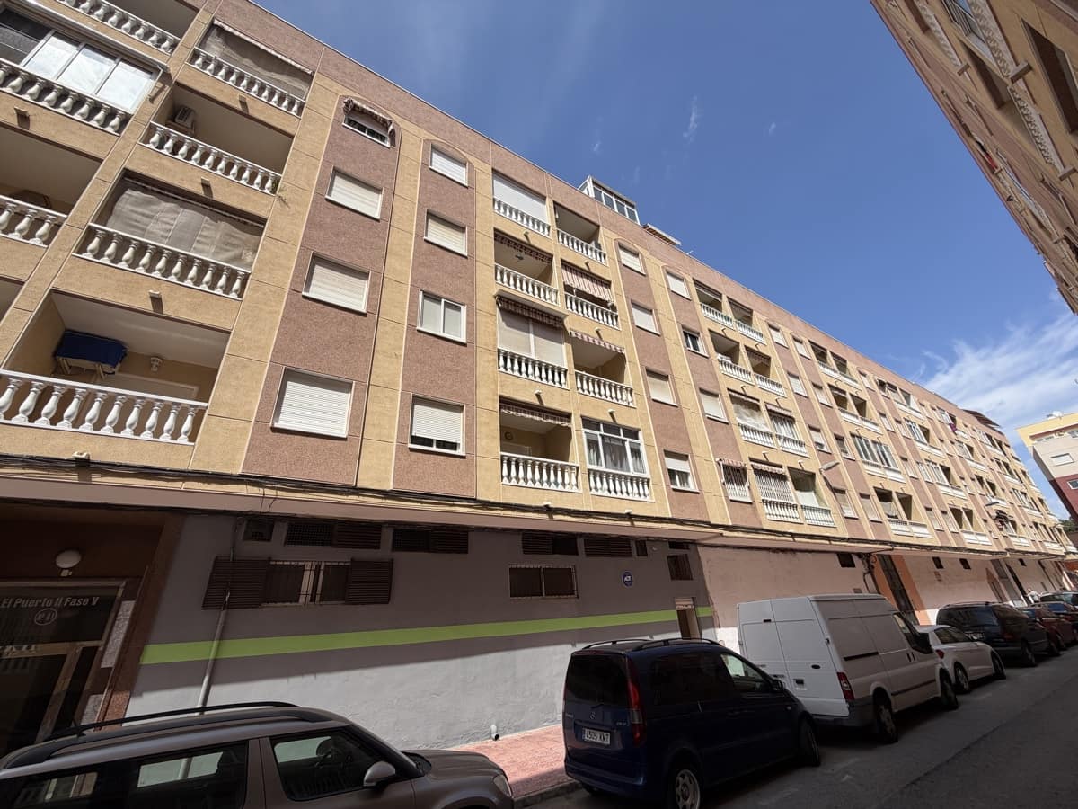 2 soveværelse Lejlighed til salg i Torrevieja med swimmingpool - € 150.000 (Ref: 10097047)