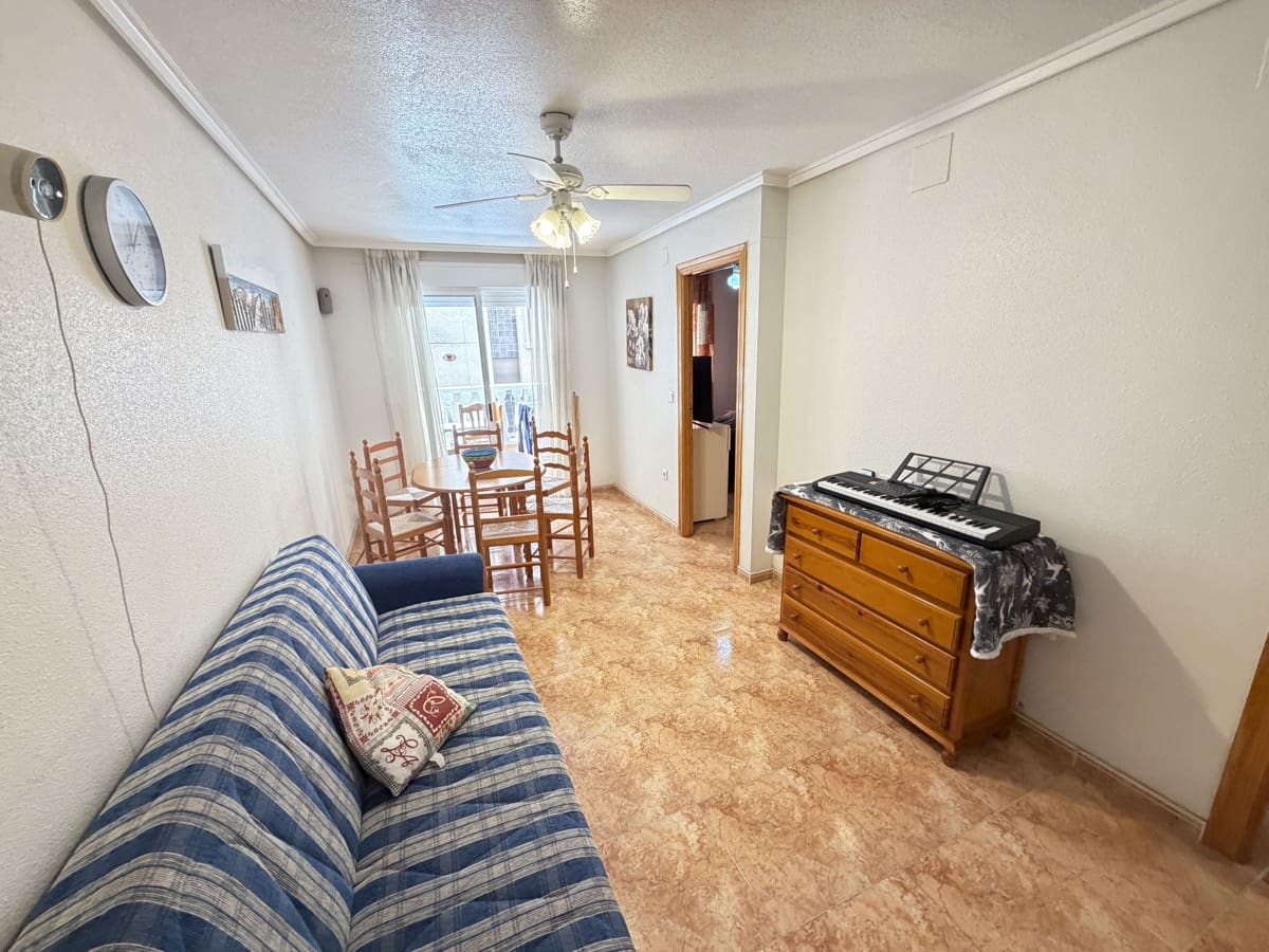 2 soveværelse Lejlighed til salg i Torrevieja med swimmingpool - € 150.000 (Ref: 10097047)