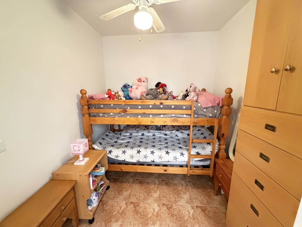 2 soveværelse Lejlighed til salg i Torrevieja med swimmingpool - € 150.000 (Ref: 10097047)