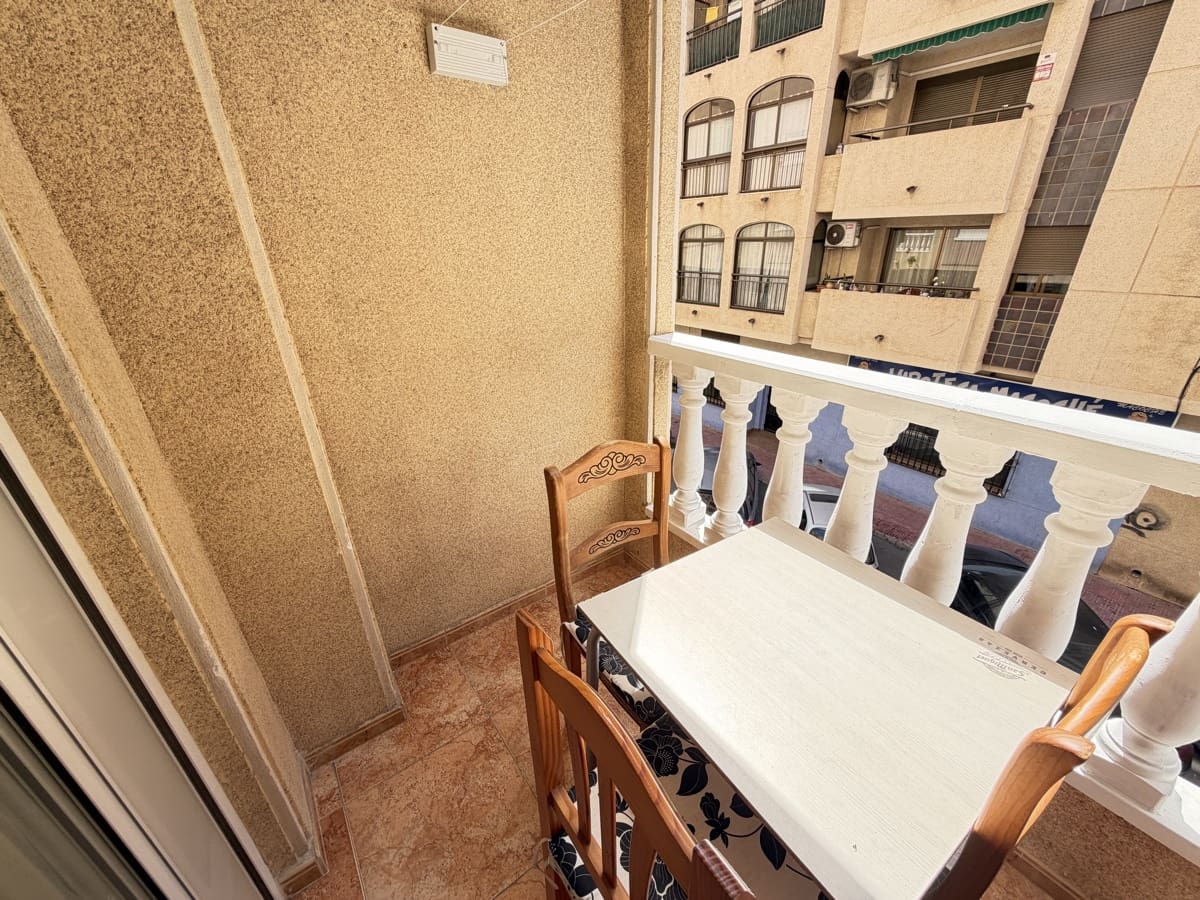 2 soveværelse Lejlighed til salg i Torrevieja med swimmingpool - € 150.000 (Ref: 10097047)