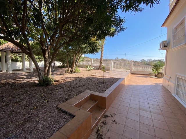 4 quarto Moradia para venda em Torrevieja com piscina - 594 900 € (Ref: 10097074)