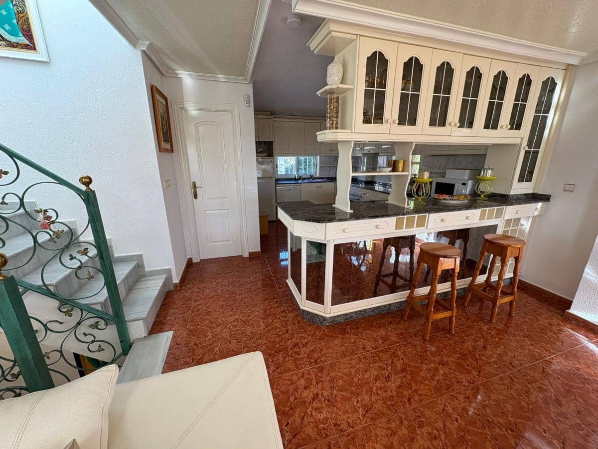 4 quarto Moradia para venda em Torrevieja com piscina - 594 900 € (Ref: 10097074)