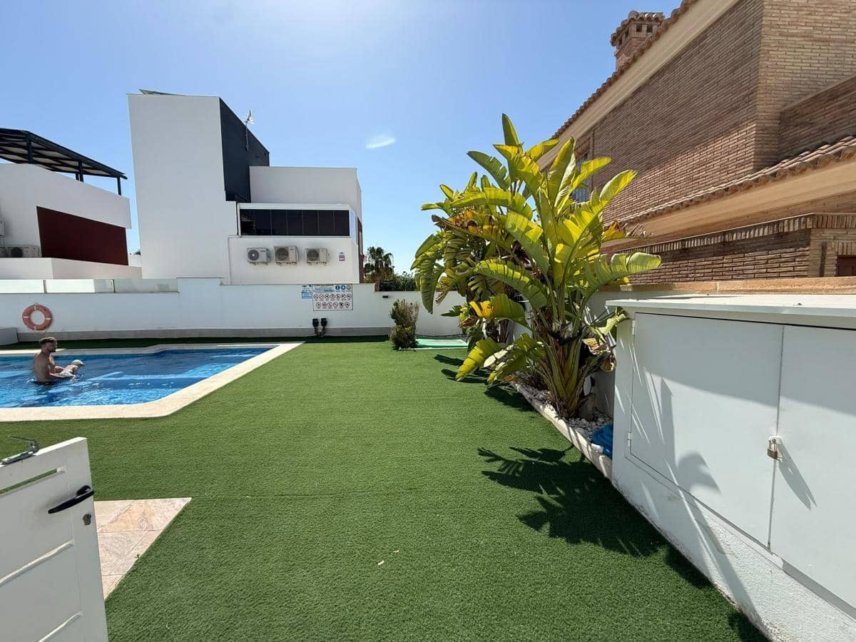 Apartamento de 3 habitaciones en Torre de la Horadada en venta con piscina garaje - 339.900 € (Ref: 10097075)