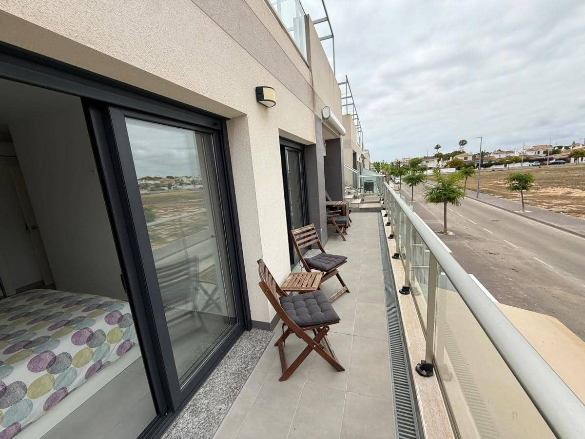 Apartamento de 2 habitaciones en Torre de la Horadada en venta con piscina garaje - 289.999 € (Ref: 10097076)