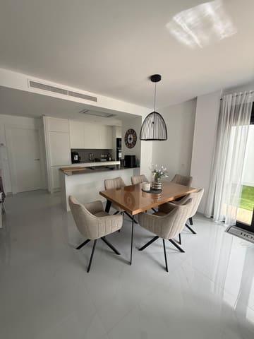 Chalet de 3 habitaciones en Vistabella, Orihuela en venta con piscina - 475.000 € (Ref: 10097115)