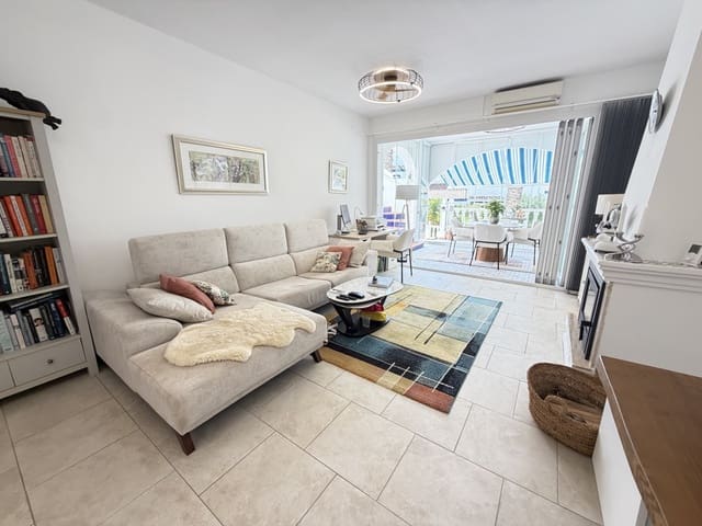 2 quarto Casa em Banda para venda em Villamartin, Orihuela - 295 000 € (Ref: 10135368)